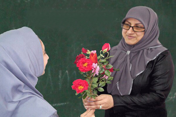 استخدام معلم جدید