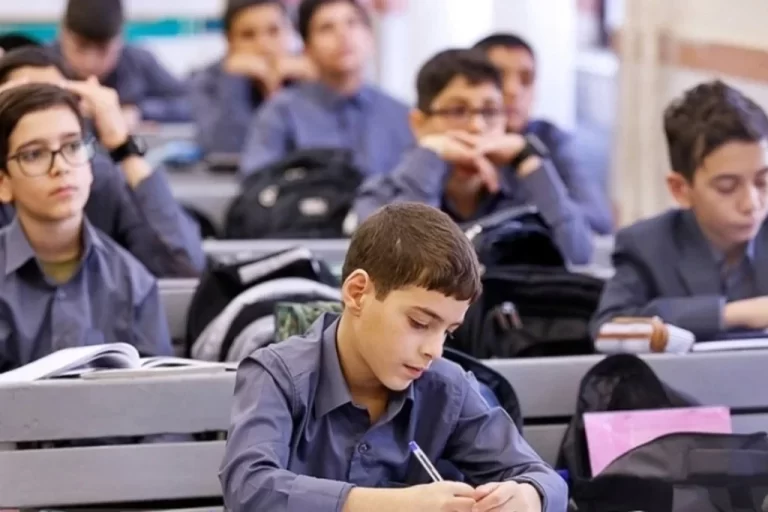 امتحانات دانش آموزان