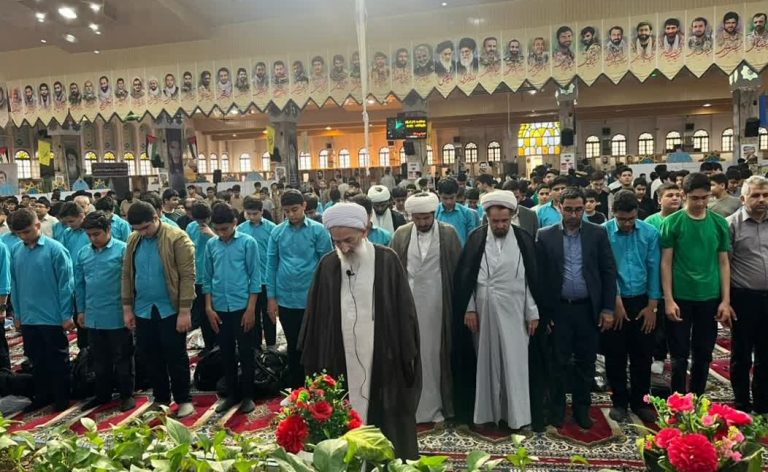 جشن عبادت دانش آموزان ساری