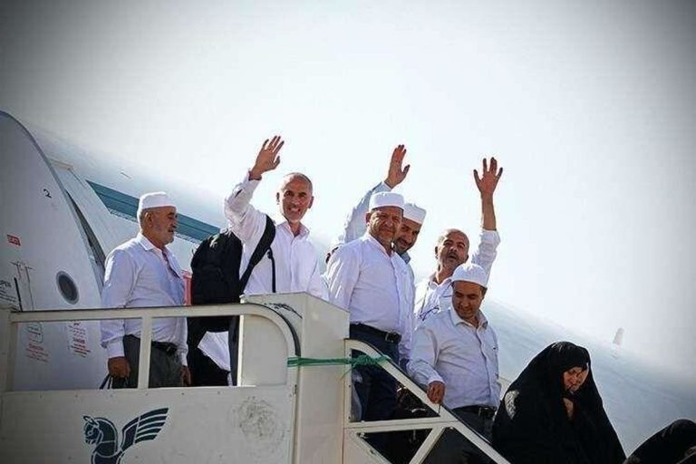 زمان بازگشت حجاج گلستانی