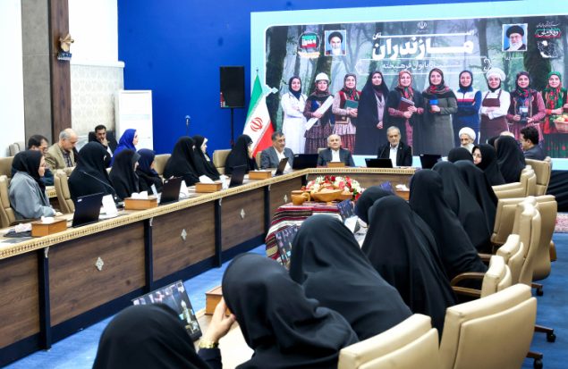 نشست پزشکیان با بانوان مازندران