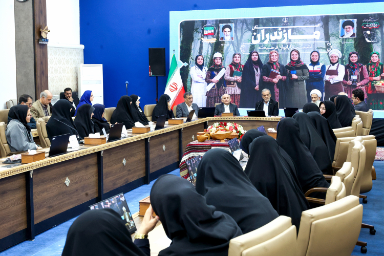 نشست پزشکیان با بانوان مازندران